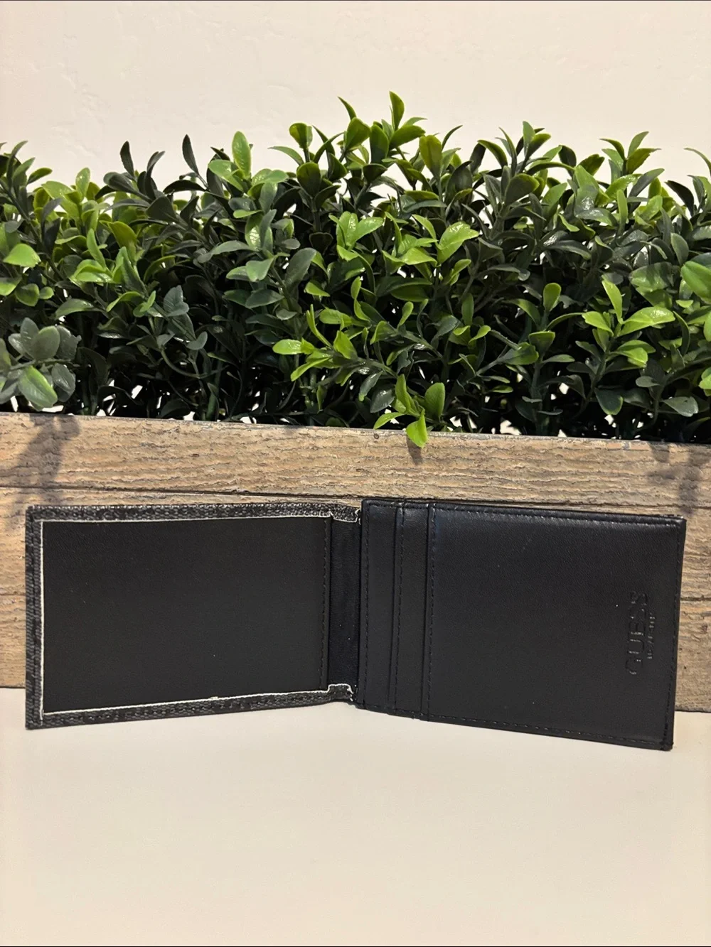 Guess Men’s Black & Gray Card Wallet